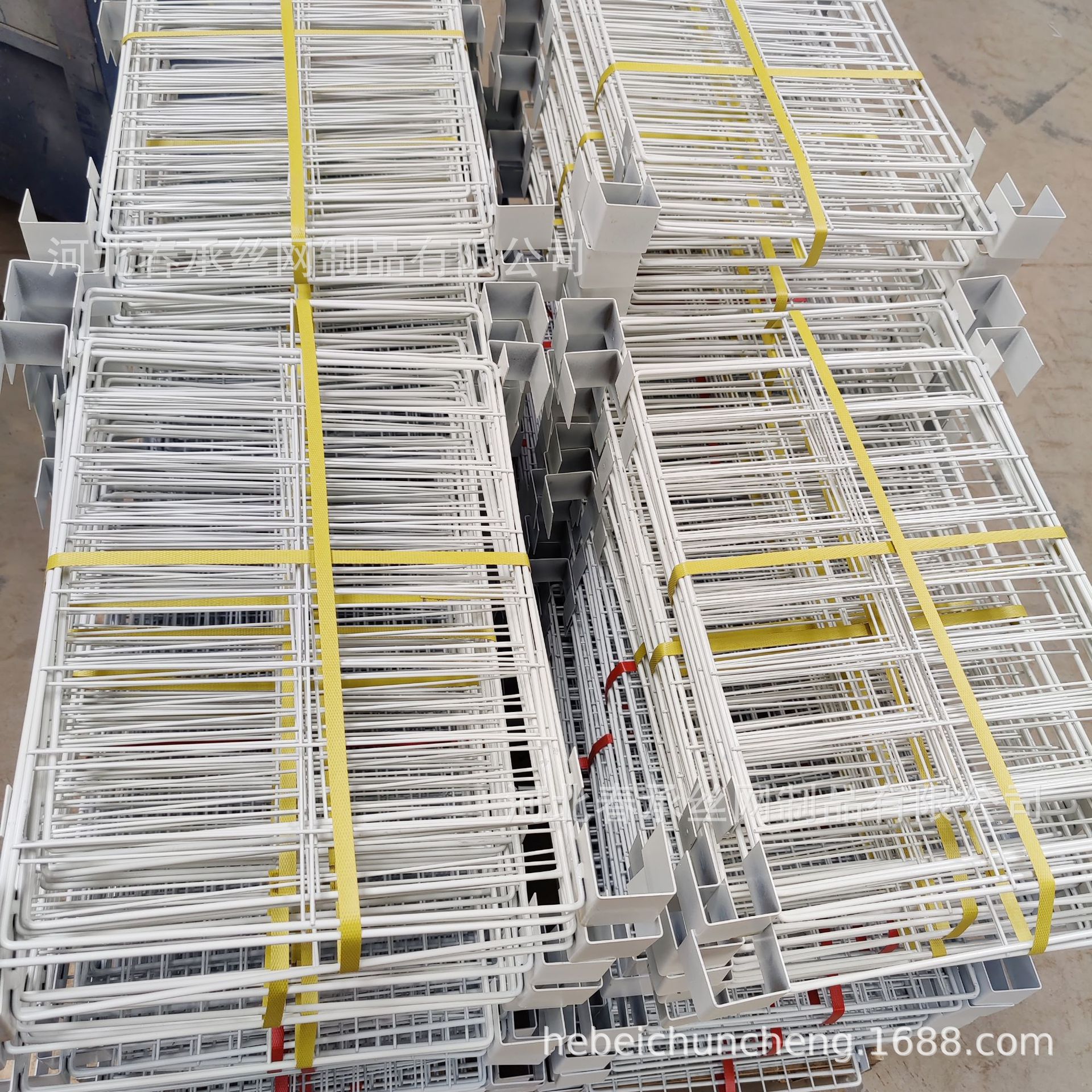 河北厂家供应可调节货架分隔网 金属隔离网 整理分类铁艺分隔网片