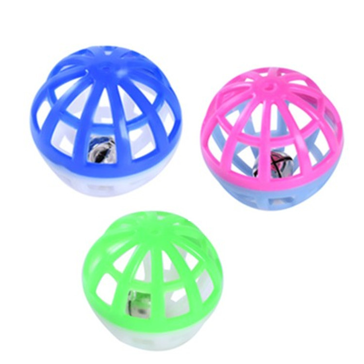 supply Hamsters Long Cats Plastic circular hollow Double color Small bell Toy Ball 4CM Mixed batch Cat Toys