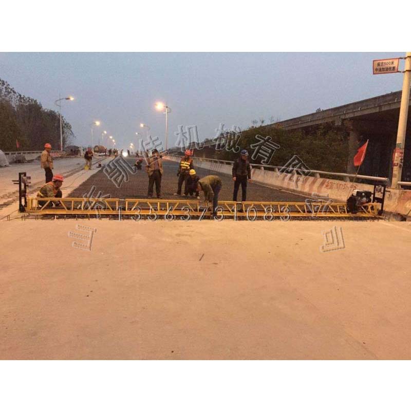 山东凯佳混凝土路面框架式整平机 电动震动振动梁 水泥地面摊铺机