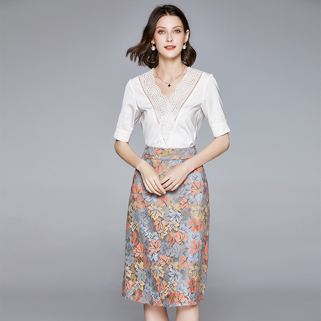 Skirt set two piece fashion embroidery V-neck shirt lace maple leaf half skirt