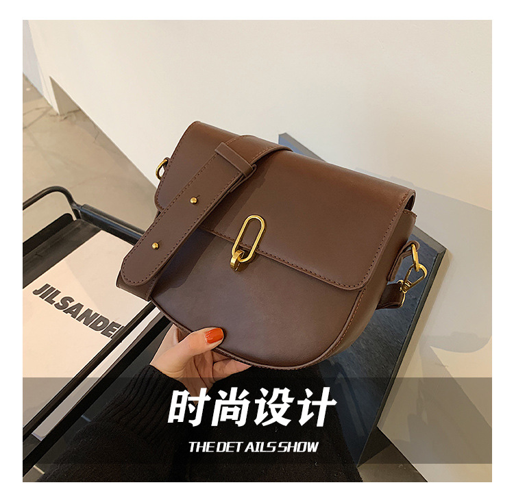 Retro Fashion Messenger Bag display picture 20