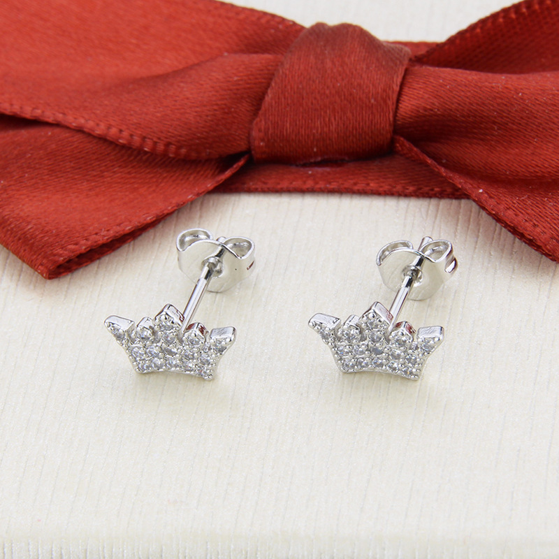 Simple Inlaid Zirconium Crown Necklace Earrings Set display picture 5