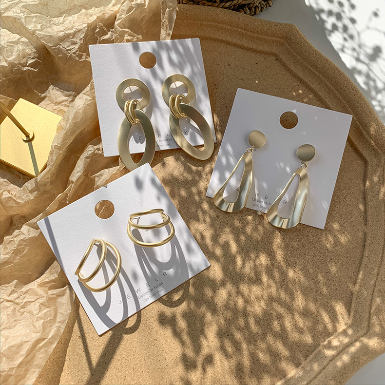 Simple Geometric Metal Irregular Semicircular Arc Earrings display picture 14