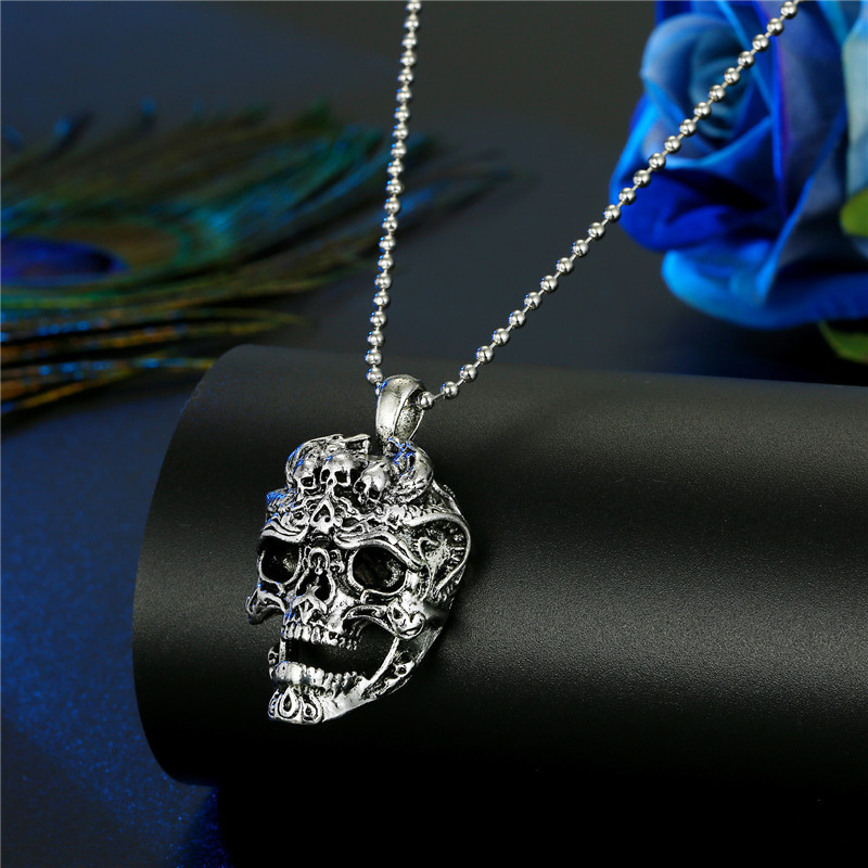 Collar Con Colgante De Calavera Retro Exagerado Con Diamantes Incrustados display picture 11