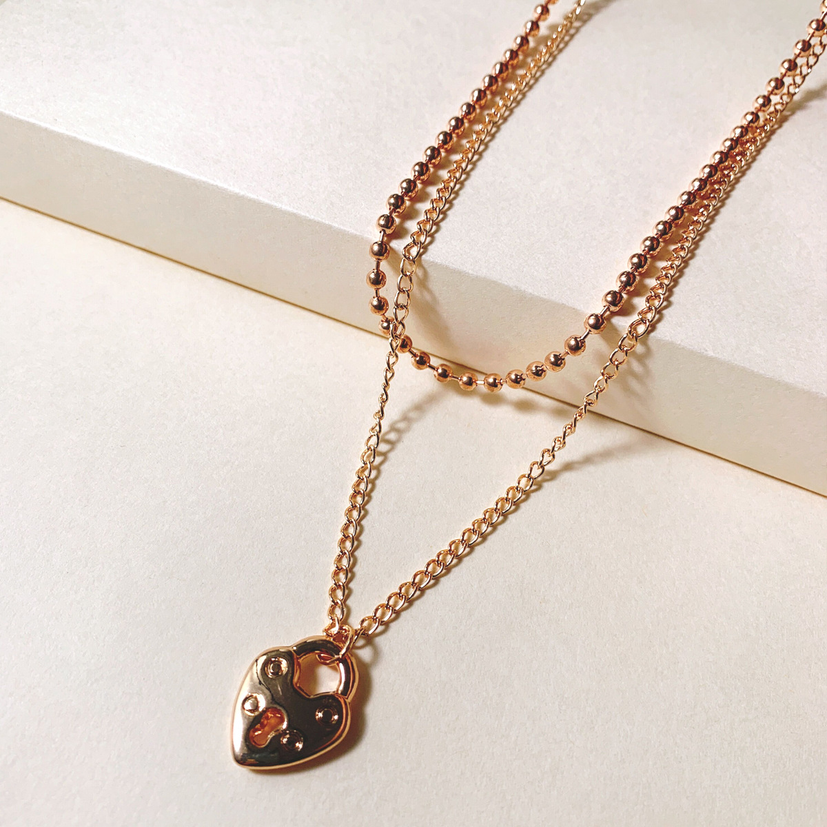 New Alloy Necklace Simple Fashion Golden Heart-shaped Clavicle Necklace Two-piece Wholesale Nihaojewelry display picture 7