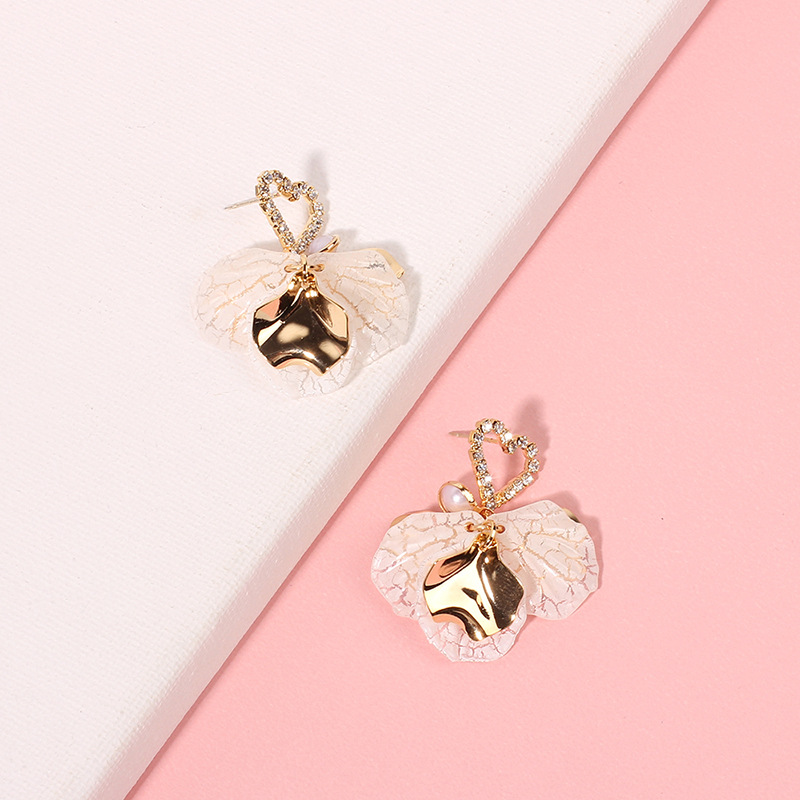 12g Weight Earrings Classification Wedding, Travel, Birthday, Festival Occasion Women'S Gender INS Style Style Gold Color Fashion New  Love Pearl  Earrings 3