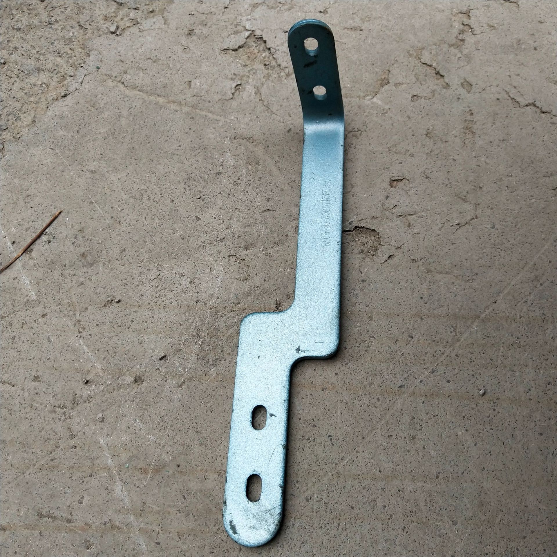 VG1242110002 固定支架二2