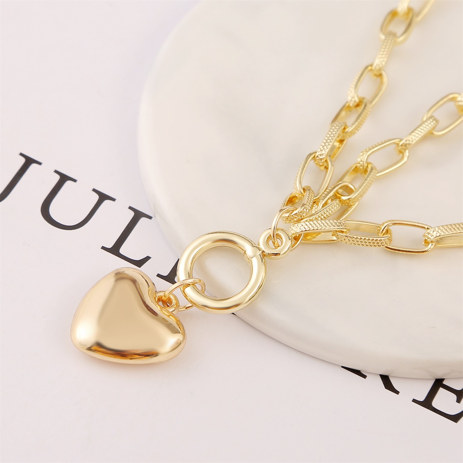 New Fashion Multi-layer Chain Heart Hanging Bracelet Electroplated Alloy Bracelet Heart-shaped Jewelry display picture 3