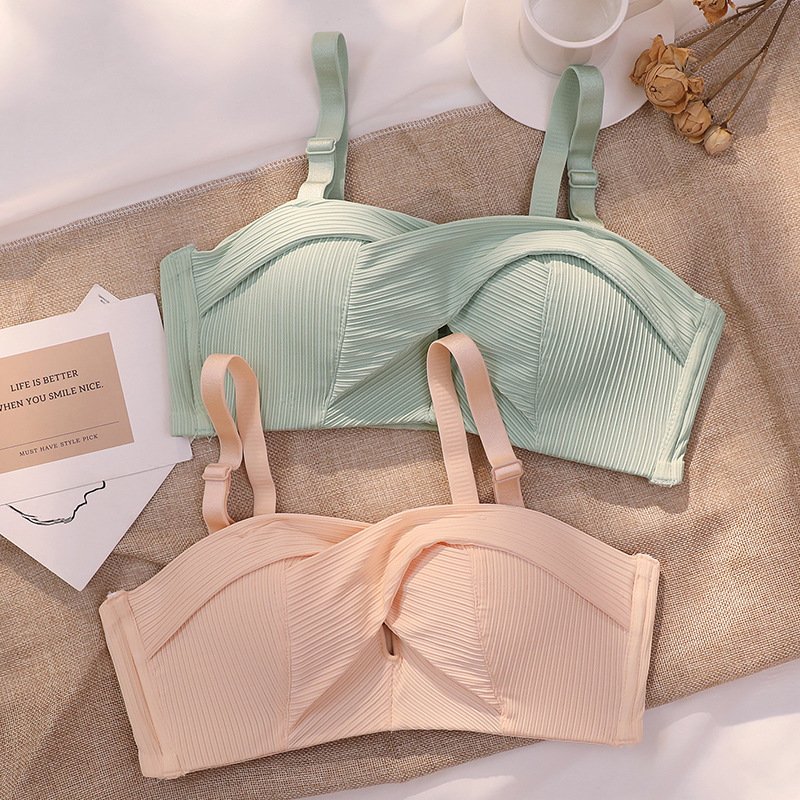 Coalfish 009 singleton non-slip undergarment covering the chest and abdomen Shoulder strap Small chest Gather Underwear soft comfortable Latex Cotton No trace Bras