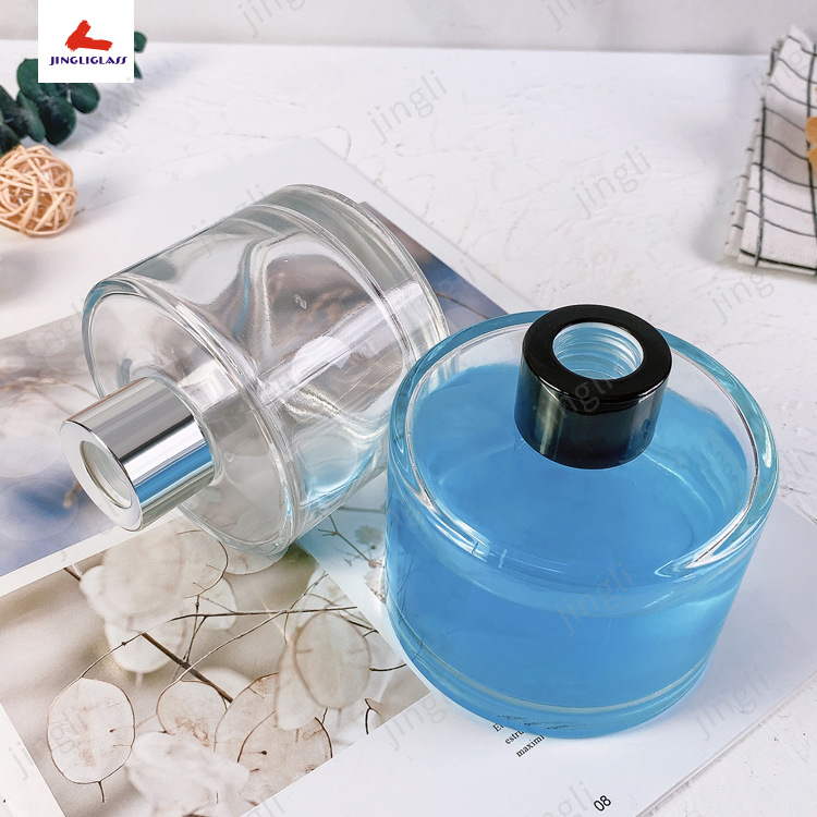 大量现货供120ML220ML圆形螺口香薰玻璃瓶配电化铝拧盖藤条纤维棒