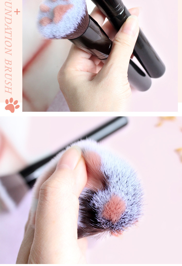 Cat Claw Makeup Brush 2
