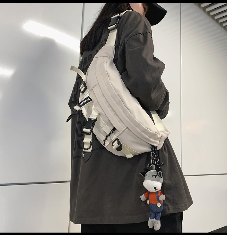 Japonais Harajuku Noir Vêtements De Travail Poitrine Sac Hommes Coréenne De Ins Rétro Rue À La Mode Match De Fille Bandoulière Sac Étudiant Taille Sac display picture 14