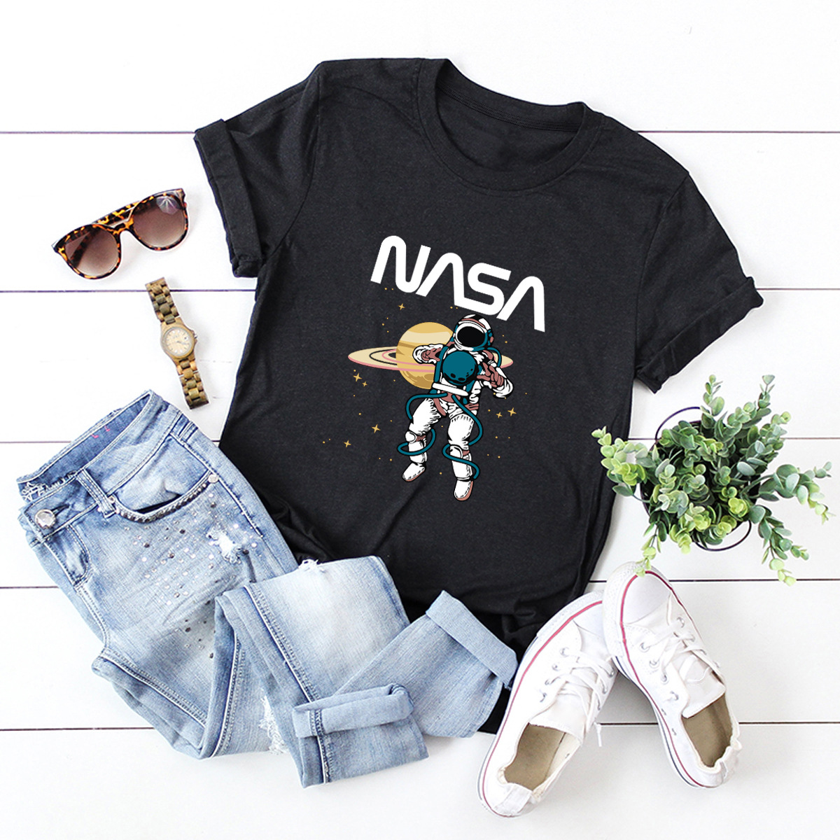 cómoda camiseta de manga corta serie espacial nasa oscura NSSN1448
