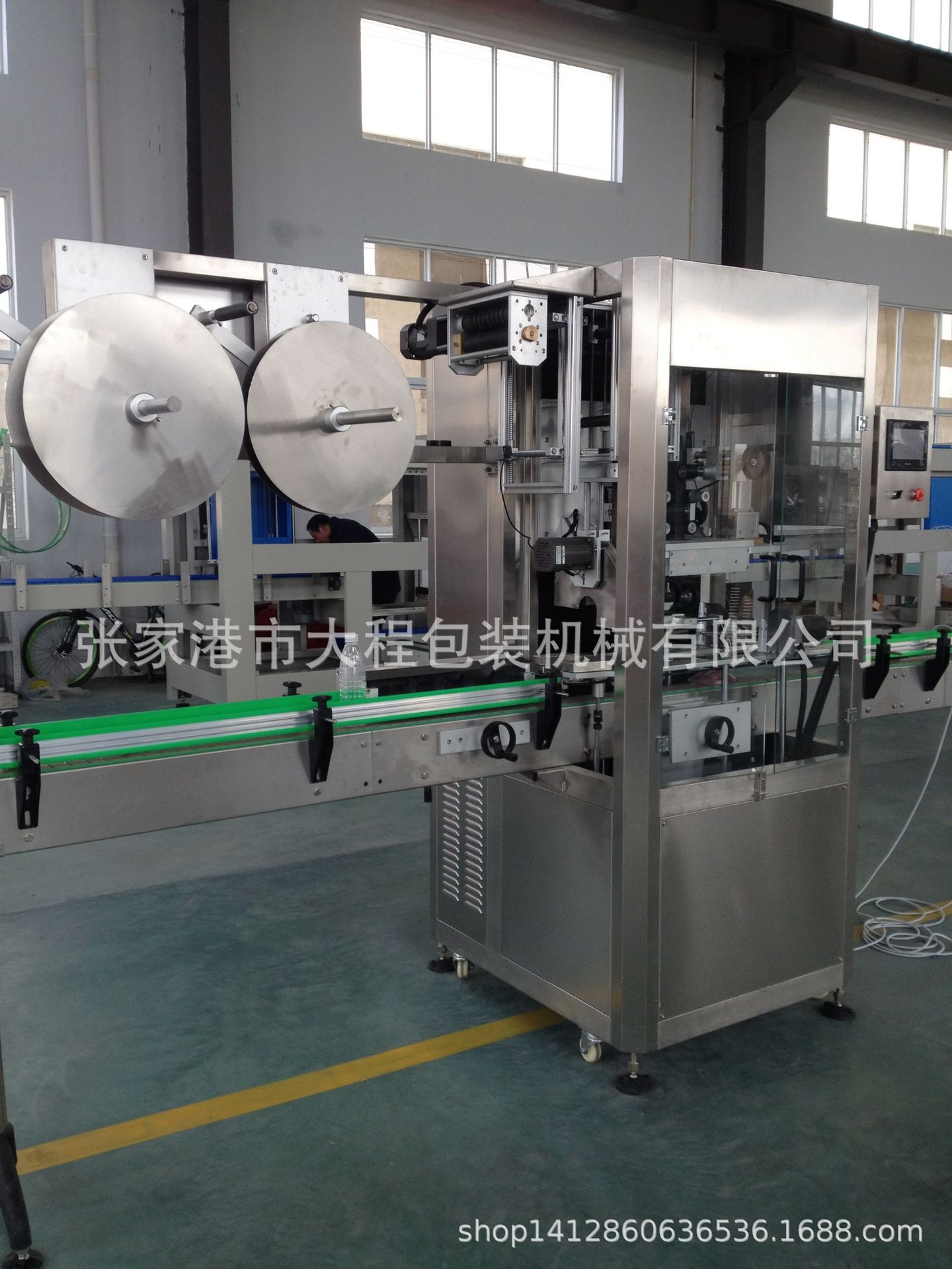 双料架双驱高速套标机 圆瓶 方瓶套标签机 瓶装水饮料套标机