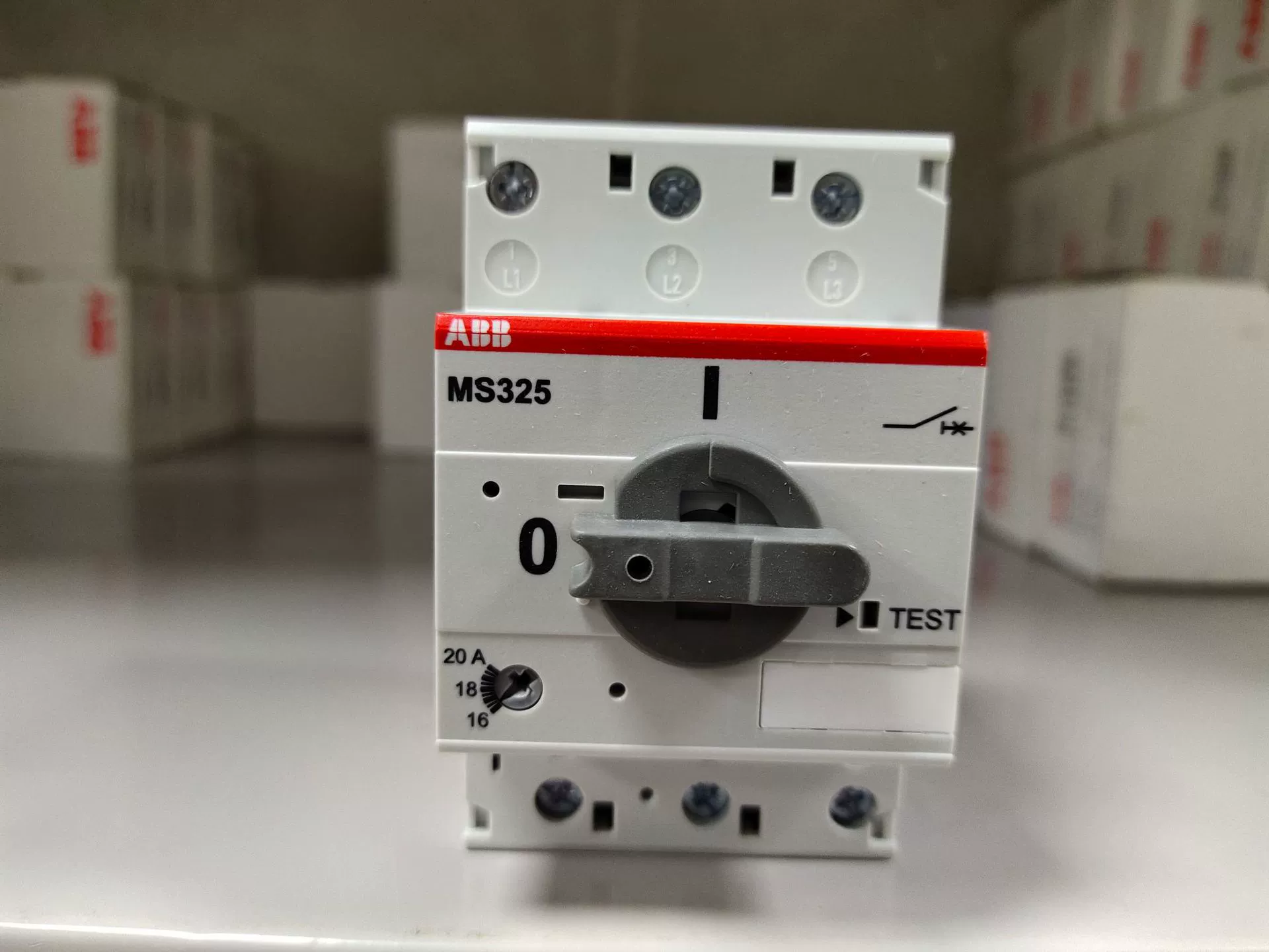 Автоматический изолятор ABB OT25F4N2 1SCA104886R1001