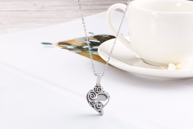 new Korean fashion stainless steel heart-shaped hollow letters mama sets wholesale nihaojewelry