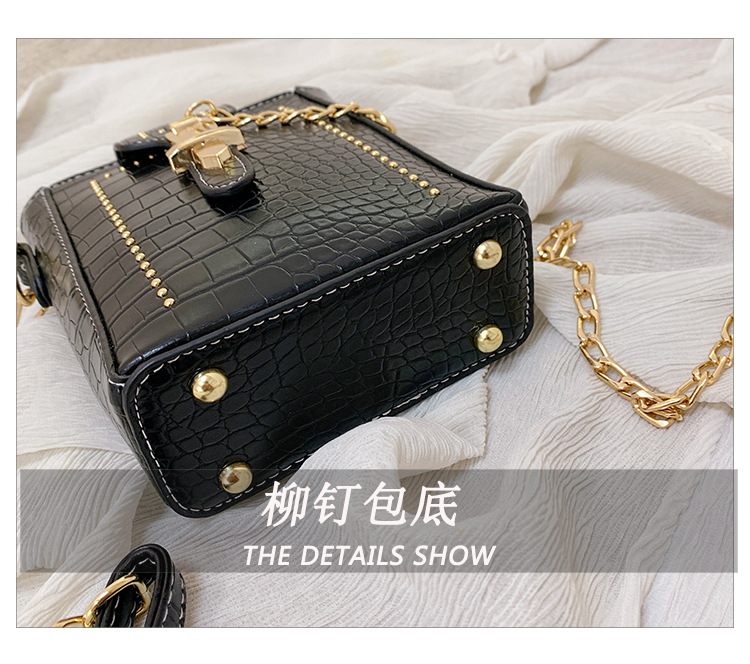 Neue Trendige Wilde One-shoulder Messenger Chain Krokodil Muster Handytasche display picture 44