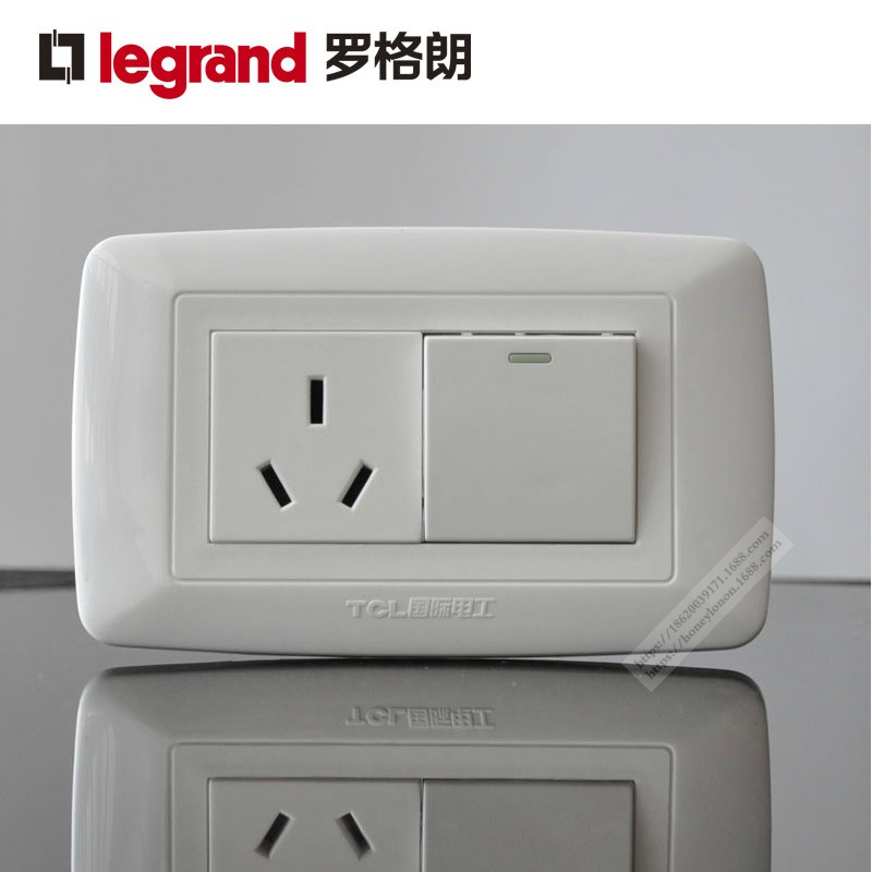 Legrand/罗格朗 118型/U系列/二位 10A三孔带开关U15/10S