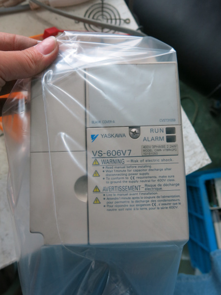 全新 原装 安川变频器 CIMR-V7BR42P2 380V 2.2KW   质保1年