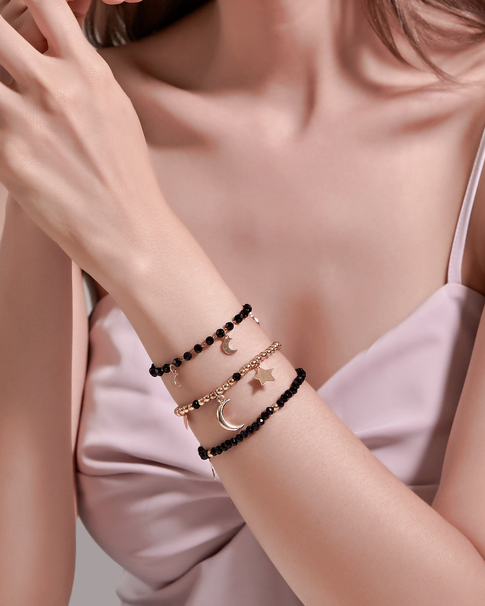 Nueva Moda Pulsera De Tres Piezas Para Mujer Hecha A Mano Con Cuentas Negro Estrella Luna Pulsera Al Por Mayor Nihaojewelry display picture 3