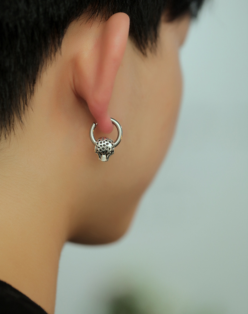 New Korean  Fashion Earrings Trendy Male Personality Jewelry Titanium Steel Men's Simple Earrings  Nihaojewelry Wholesale display picture 4