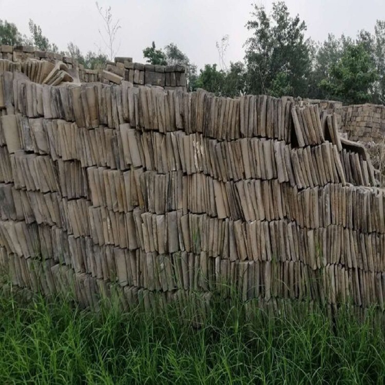Shandong Yantai Old Green Bricks That Can Be Removed from the Old House in the Farmhouse, Small Green Tiles, Small Cloth Tiles