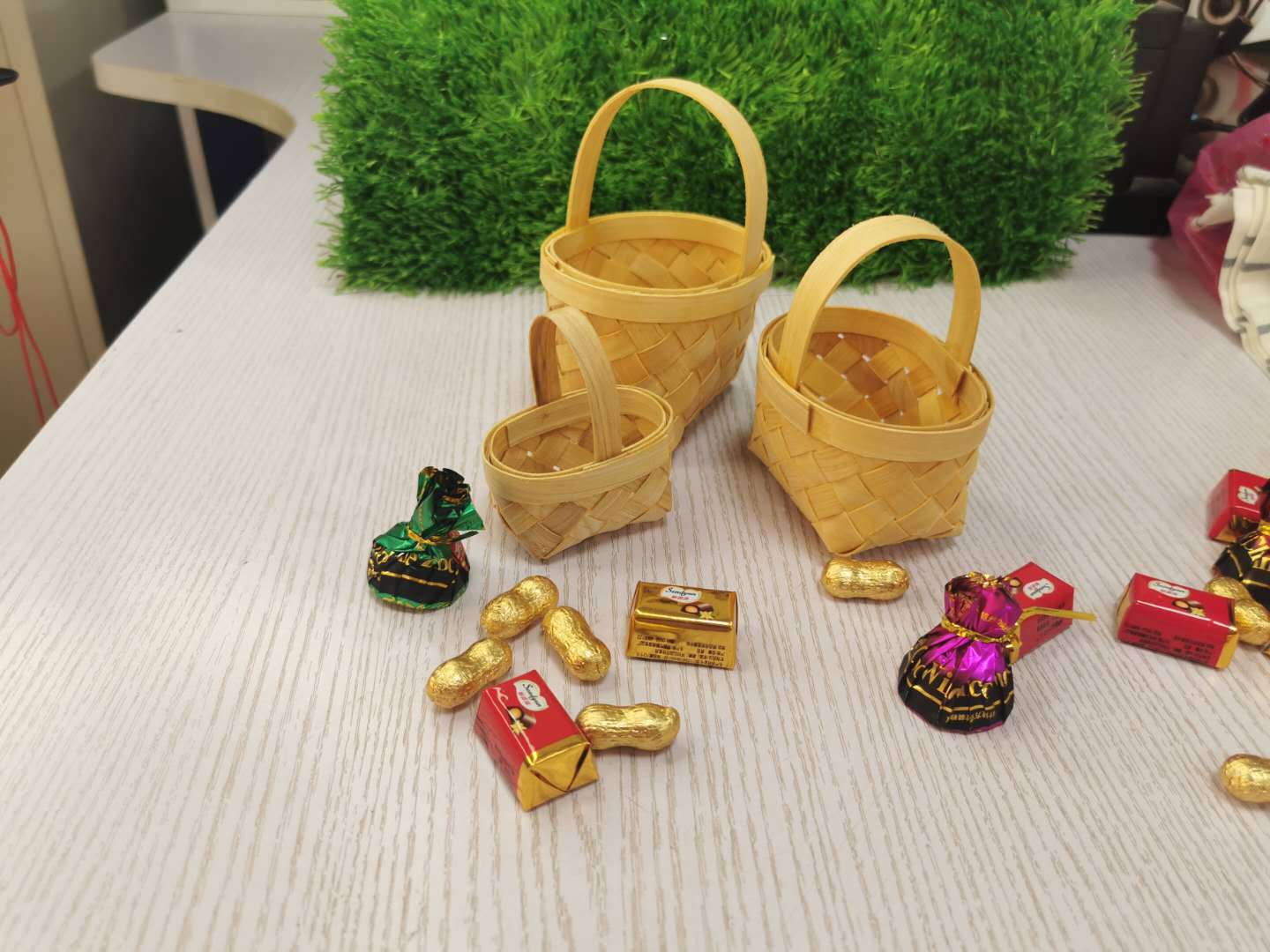 Pastoral Einfarbig Holz Geschenk Taschen Süßigkeiten Geschenk Korb display picture 4