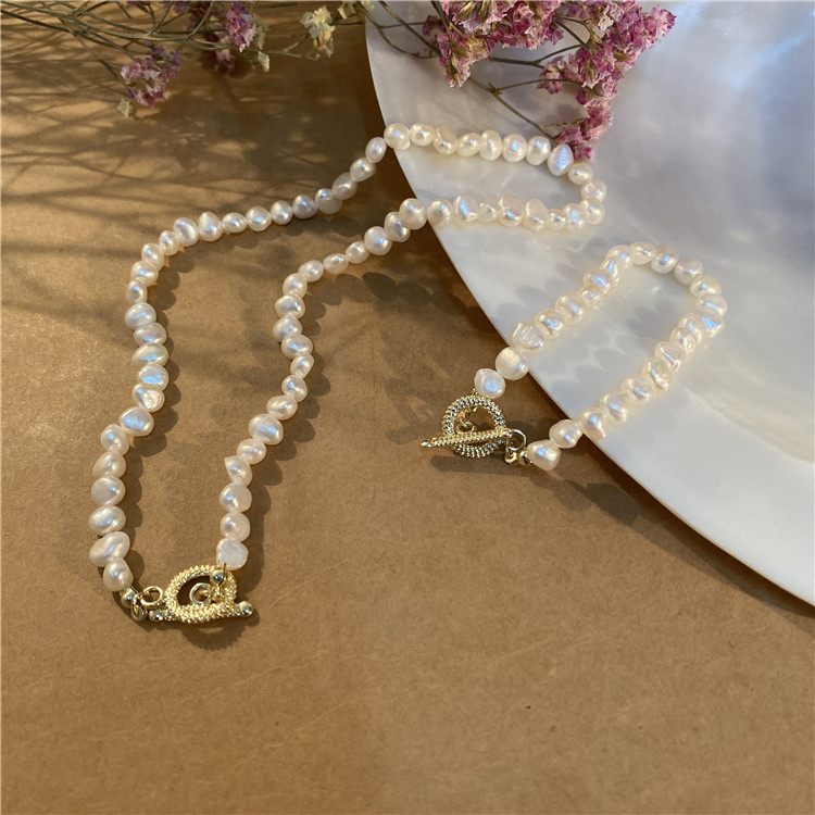 Elegant Geometric Pearl Gold Plated Necklace display picture 1