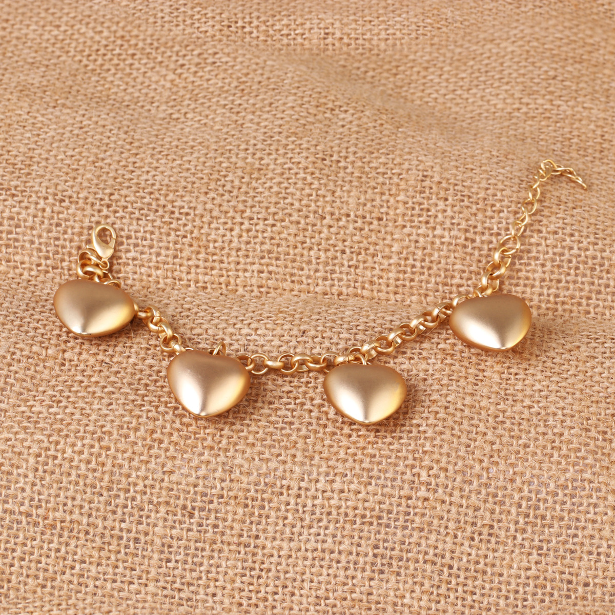 Retro Heart-shaped Exaggerated Matte Gold Metal  Bracelet For Women display picture 4