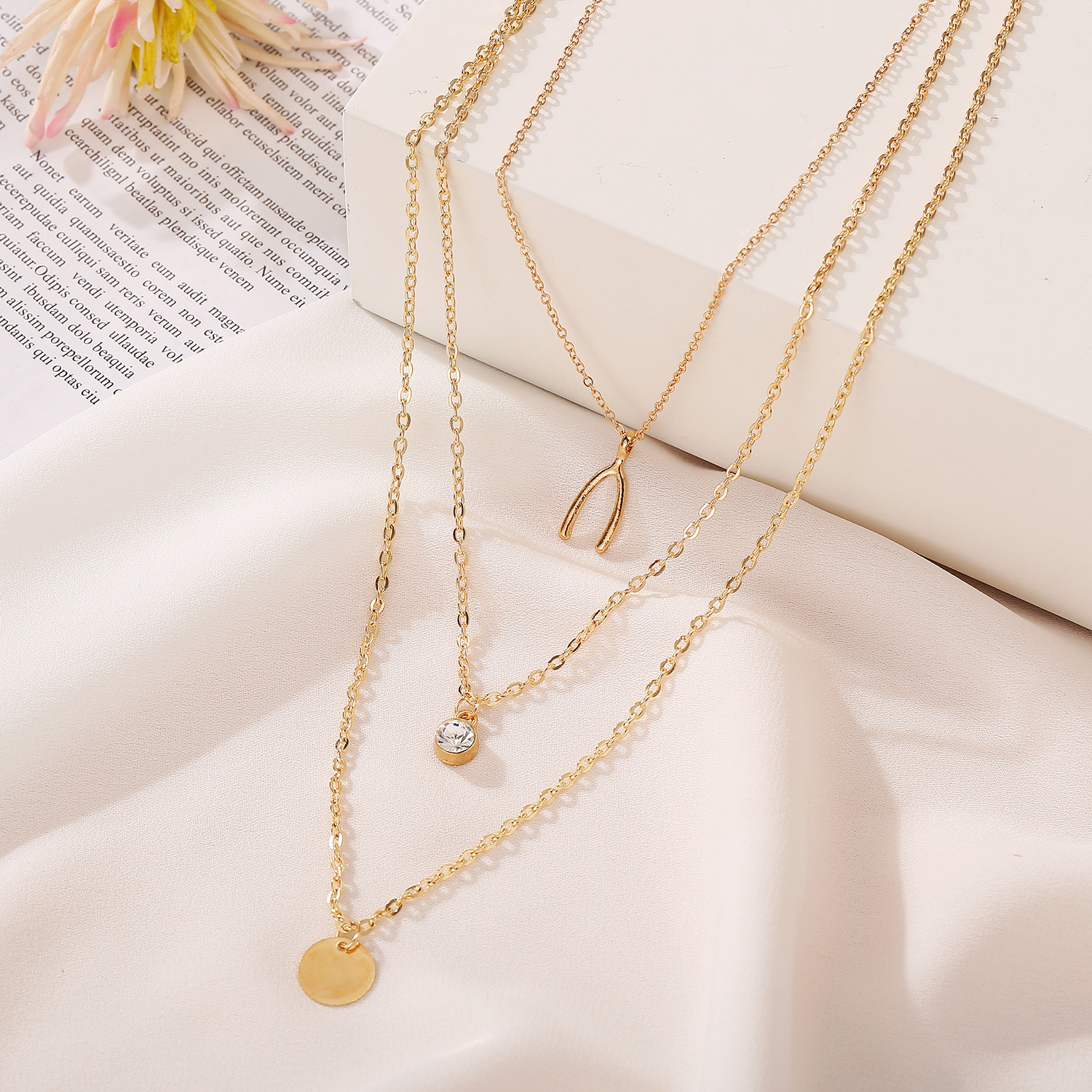 New Zircon Inverted V Shape Multilayer Necklace Retro Alloy Necklaces Clavicle Chain Nihaojewelry display picture 7