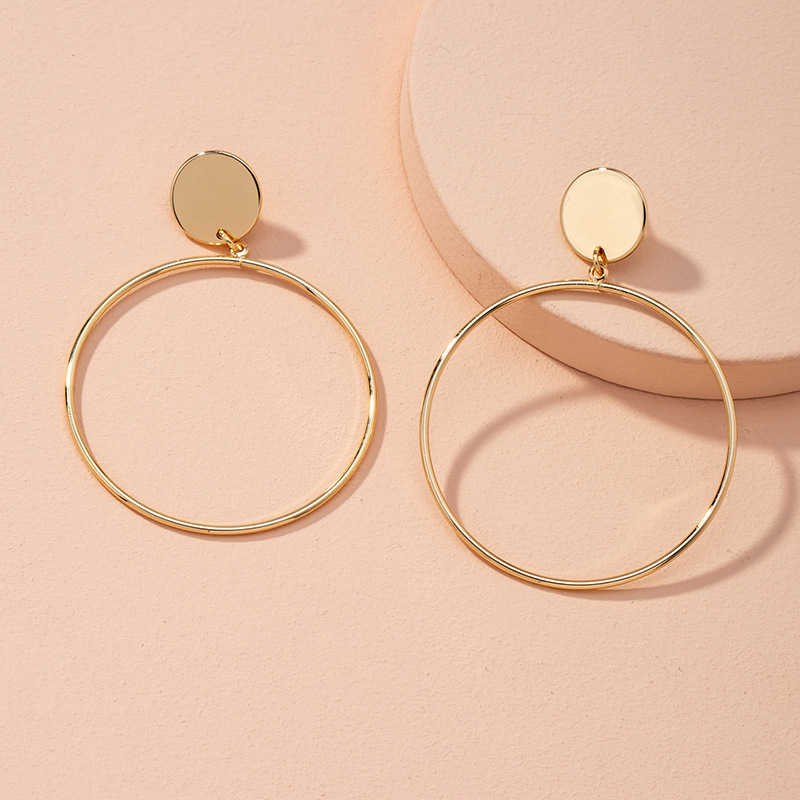 Exaggerated Big Circle Simple Golden Round Alloy Earrings display picture 2