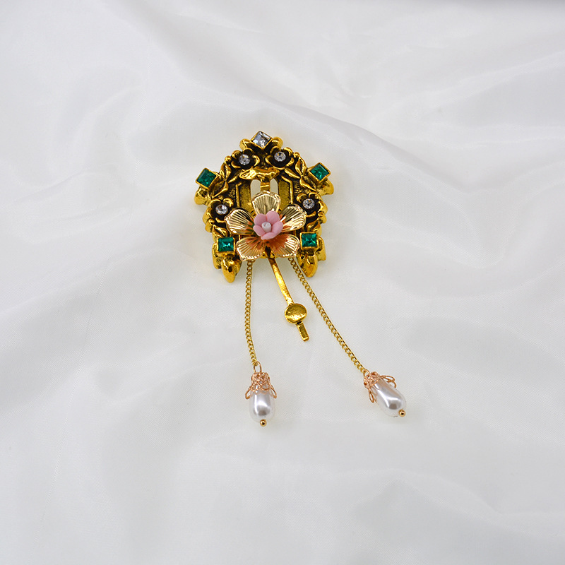 Fashion Personality Tassel Flower Palace  Vintage Brooch Wholesale display picture 5