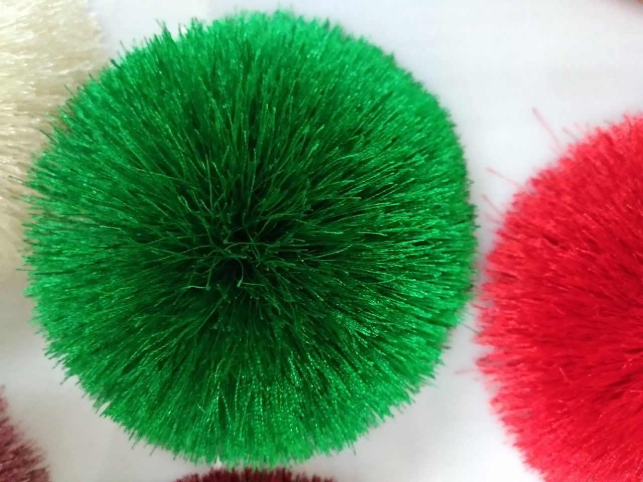 We supply cute hats, wool balls, polyester embroidered thread shoes, flower balls, tassels, decorative scarves and plush ball hangers detail image 1