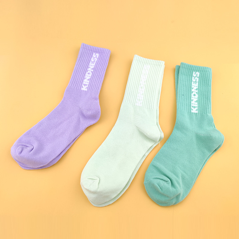 20年新款中筒运动女士成人棉袜糖果色保暖工厂批发货源|ms