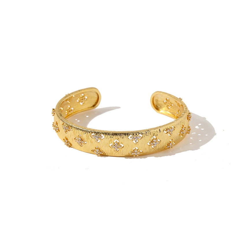 Diamond Four Leaf Flower Bracelet Vintage Style Hollow Bangle_voghion.com