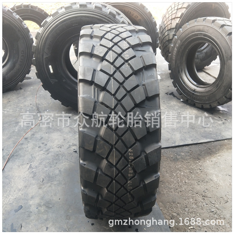 供应沙漠运输425/85R21油罐车卡车越野轮胎人字工程载重轮胎