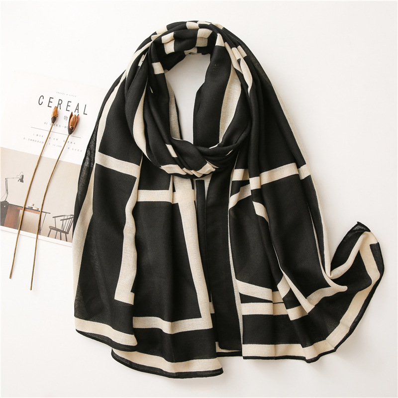 Hot Selling Fashion Geometric Scarf Silk Scarf Wholesale display picture 3