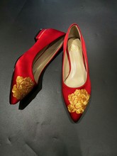 蜀绣鞋厂家供应重磅真丝原创设计手工绣花中式婚鞋