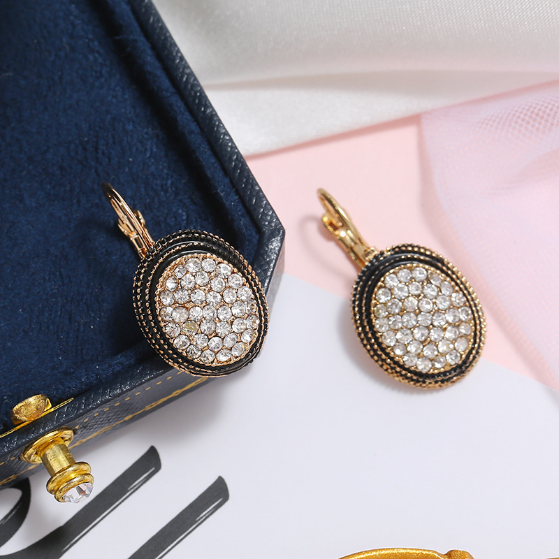 Européen Et Américain Nouveau Mode Ovale Diamant Géométrique Boucles D'oreilles Élégant Rétro Minimalisme Tous-match Style Bohème Boucles D'oreilles display picture 5