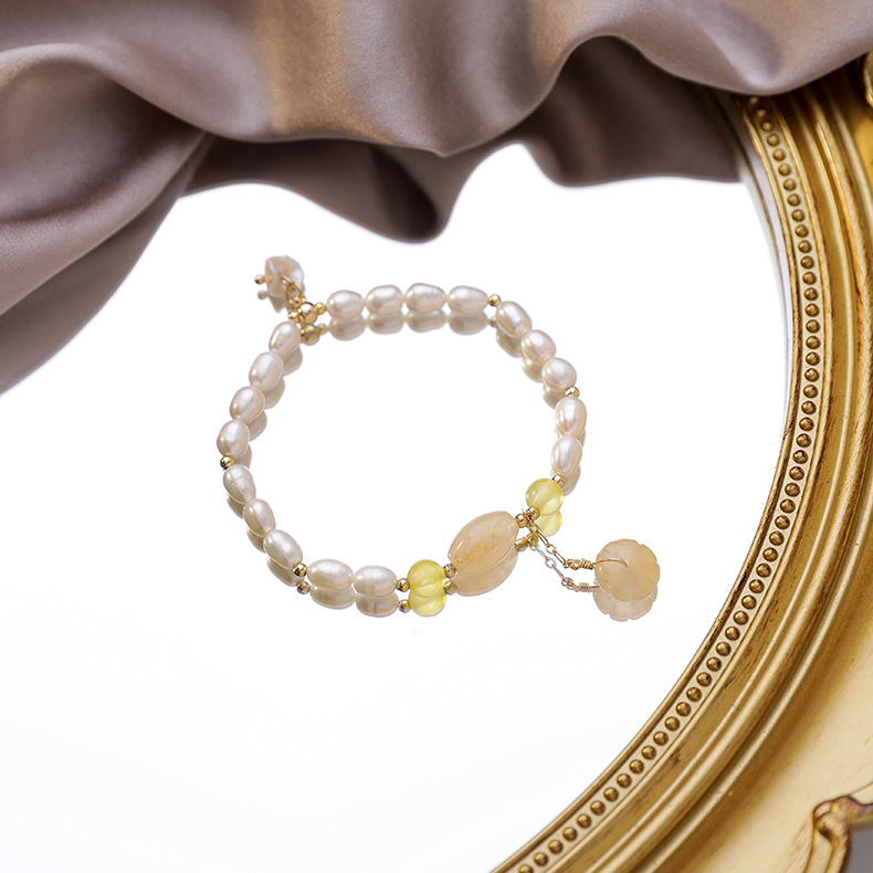 Bracelet De Style Fille Élégant Bracelet De Fleur De Cristal De Perle D&#39;eau Douce En Gros Nihaojewelry display picture 3