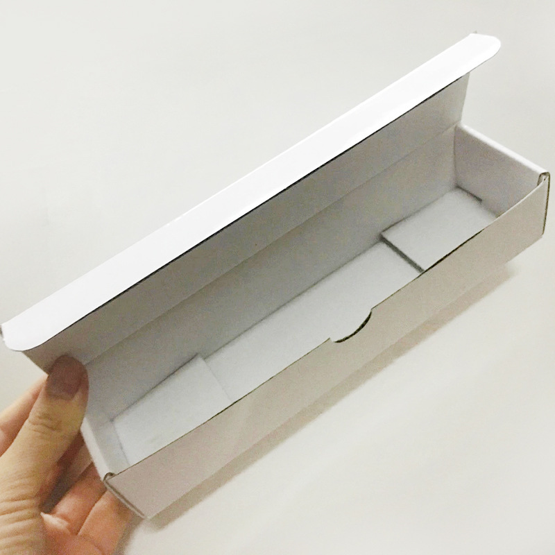 东莞常平免费看样白色黑色小礼品盒 首饰盒手链项链戒指手表盒