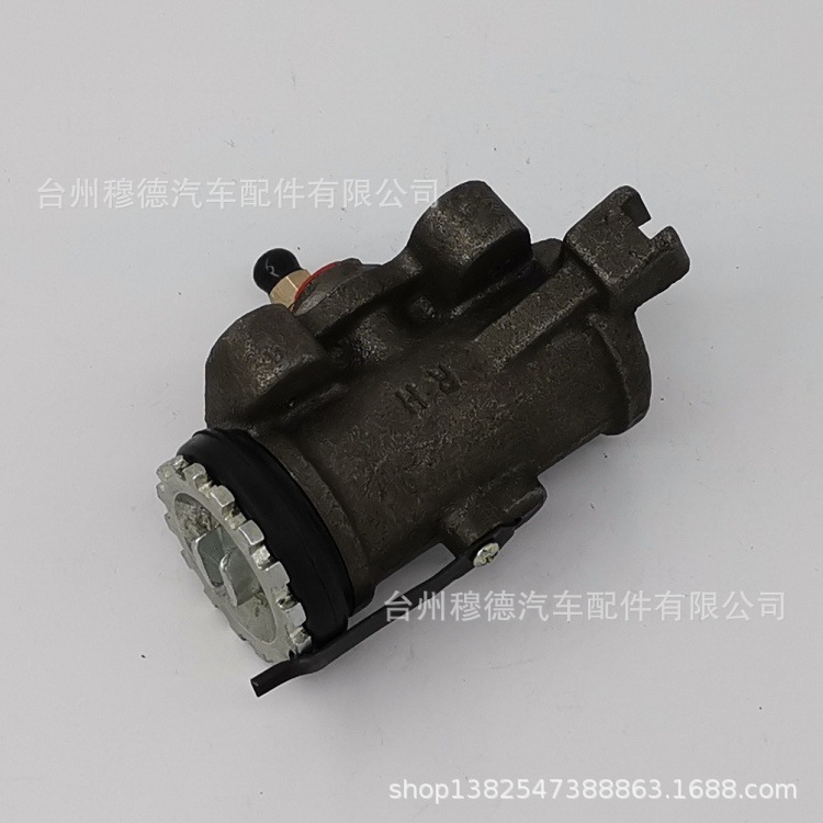 W025-26-610 Brake Cylinder Is Suitable for Mazda T3500 Truck Brake Rear Cylinder Commercial Vehicle
