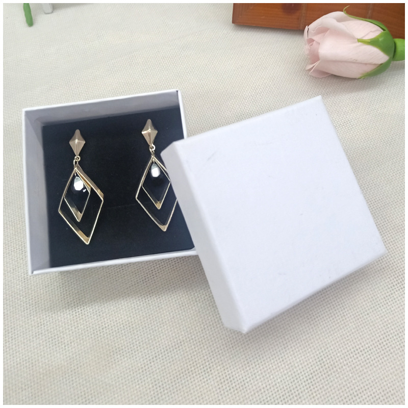 Fashion Solid Color Paper Jewelry Boxes display picture 2