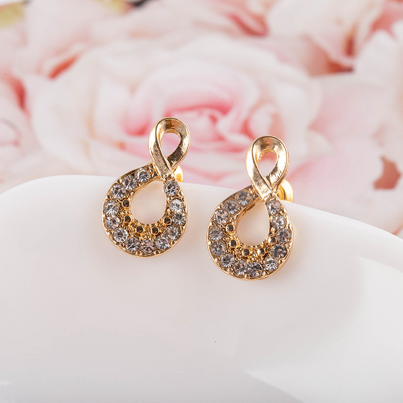 New Korea S925 Silver Needle Geometric Irregular Diamond Simple Fashionable Earrings display picture 3