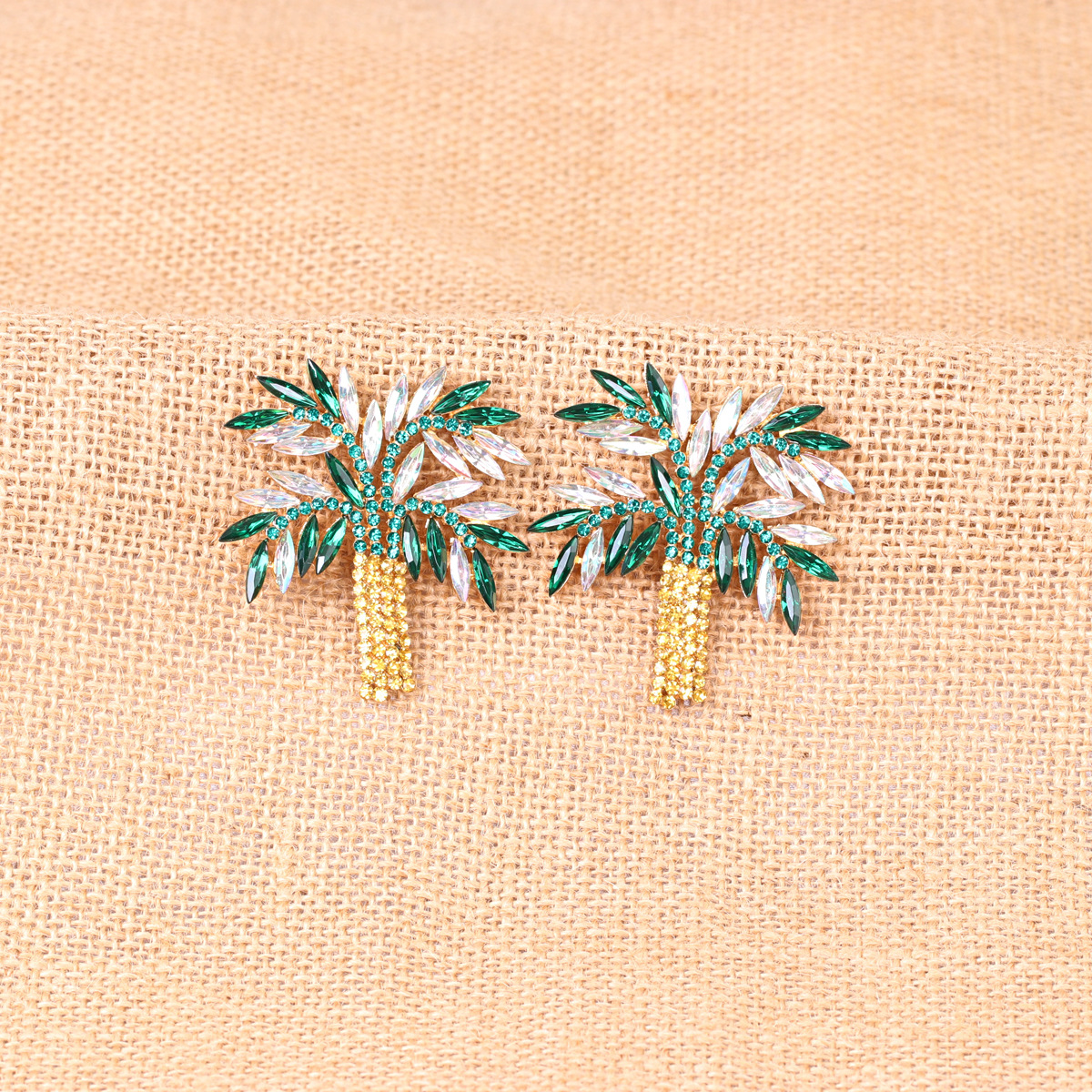 Hot Selling Diamond Leaf  Exaggerated Palm Tree Earrings display picture 2