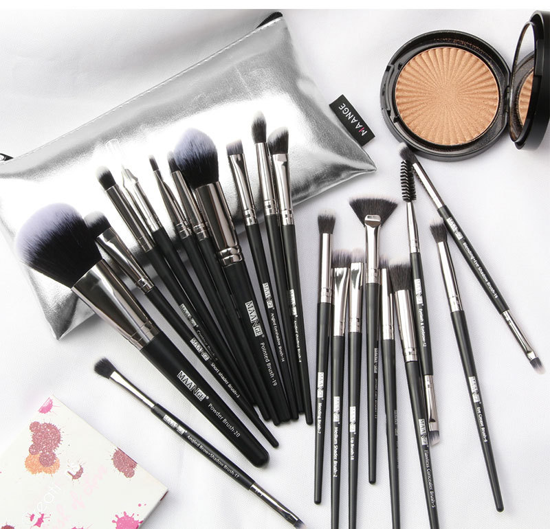 Makeup Brush Set Image 5