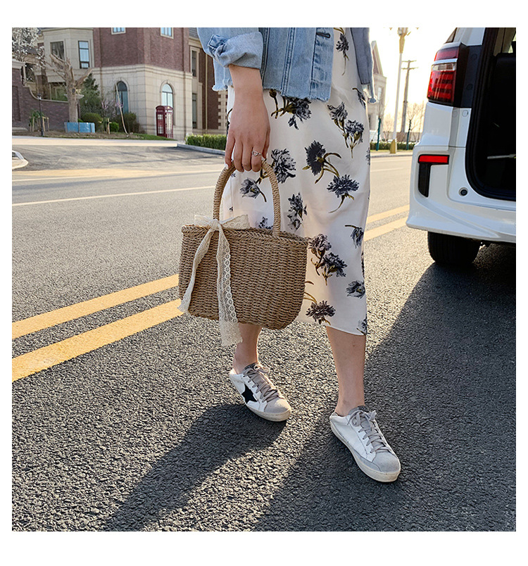 Spring New Straw Woven Bag Holiday Woven Bag Sen Department Beach Holiday Beach Bag Vegetable Basket Type Female Bag display picture 4