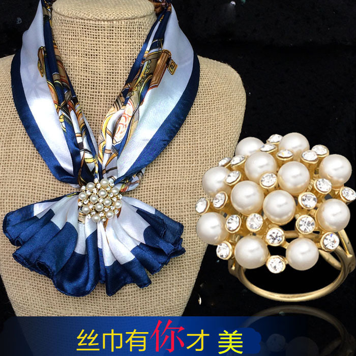 Korean Edition fashion Tricyclic Scarf buckle Pearl sweater Brooch Pin high-grade Sternum Flower scarf ring
