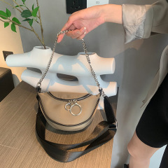 喬戈上新迷你半圓馬鞍包斜紋布料寬肩帶斜挎包鏈條單肩包潮款女包