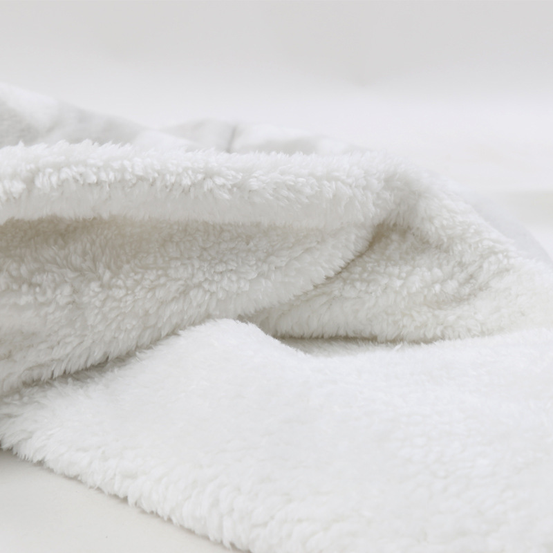 嬰兒毛毯法蘭絨雙層復(fù)合蓋毯子外貿(mào)小毛毯跨境電商供貨生產(chǎn)廠家